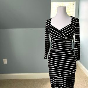 NWT White House Black Market Instantly Slimming Dress Size 0